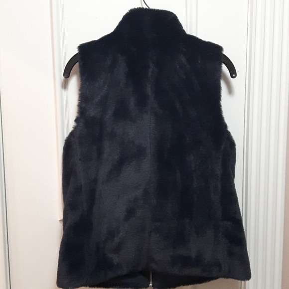 NWT Jcrew faux fur vest - Picture 4 of 5